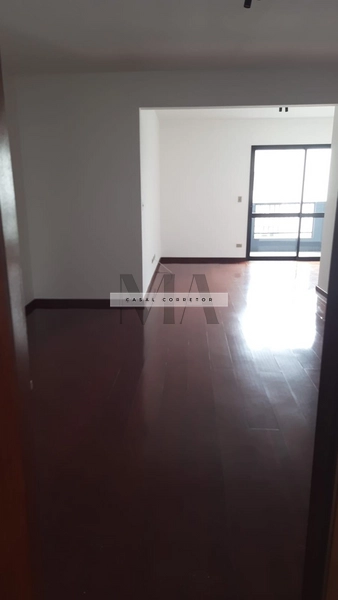 Apartamento no Centro: 4ª foto da galeria de imagens do imóvel