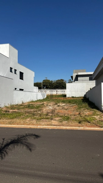 Terreno no Condomínio Faber 4