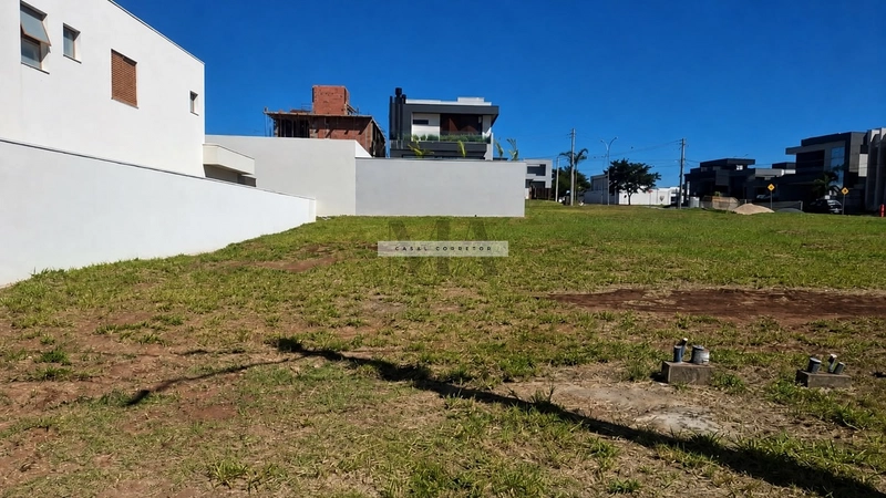 Terreno no Condomínio Faber 4
