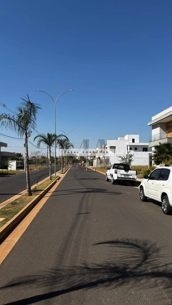 Terreno no Condomínio Faber 4: 3ª foto da galeria de imagens do imóvel