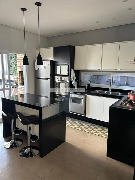 Casa no Condomínio Quebec: 2ª foto da galeria de imagens do imóvel