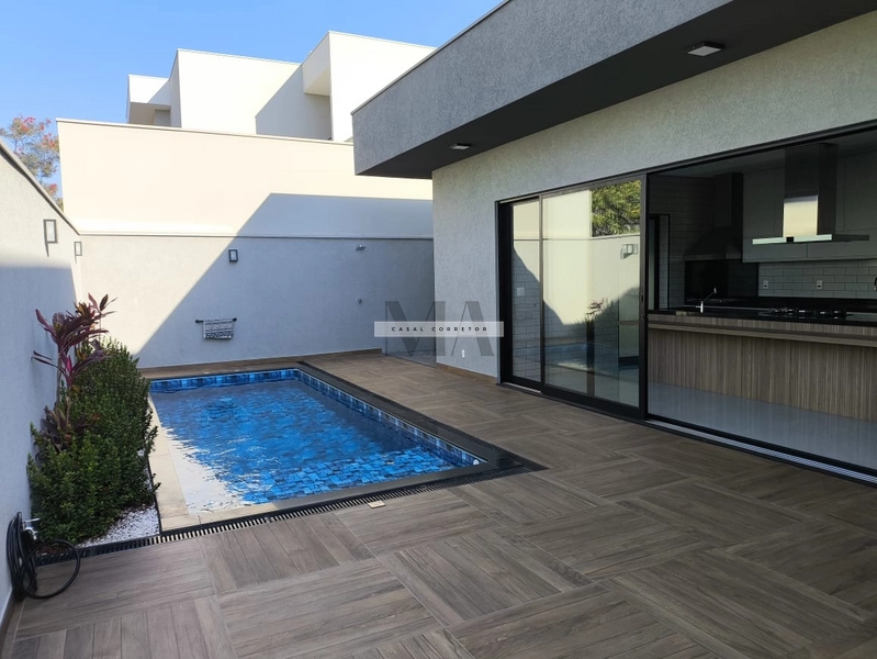 Casa com Piscina no condomínio Damha 3: 3ª foto da galeria de imagens do imóvel