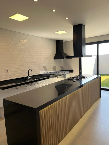 Casa no Condomínio Villeneuve: 1ª foto da galeria de imagens do imóvel