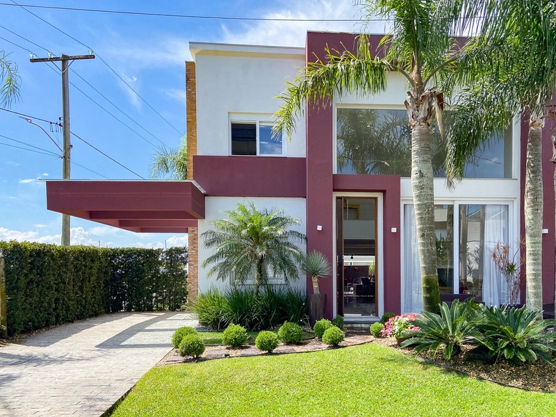 ✨ Sobrado de Esquina no Condominio Las Palmas