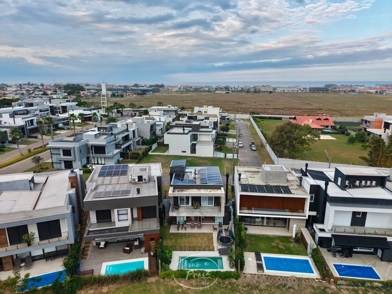 Casa no Condomínio Blue com 4 suítes em Xangri-Lá: 5ª foto da galeria de imagens do imóvel