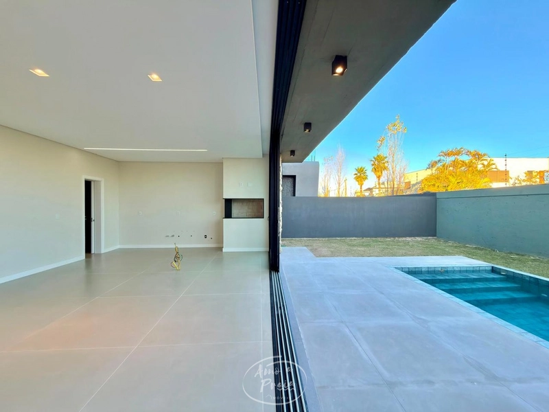 Sobrado com 4 Suítes e Piscina no Condomínio Sunset: 18ª foto da galeria de imagens do imóvel