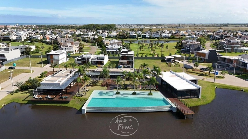 Sobrado com 4 Suítes e Piscina no Condomínio Sunset: 40ª foto da galeria de imagens do imóvel
