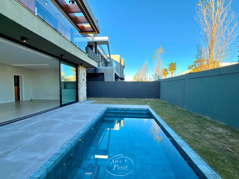 Sobrado com 4 Suítes e Piscina no Condomínio Sunset: 23ª foto da galeria de imagens do imóvel
