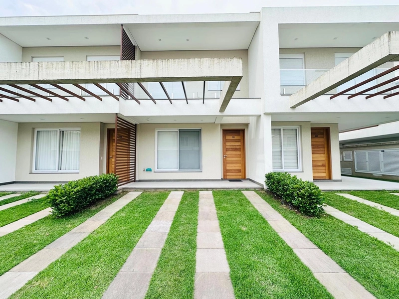 SOBRADO BEIRA LAGO NO MURANO