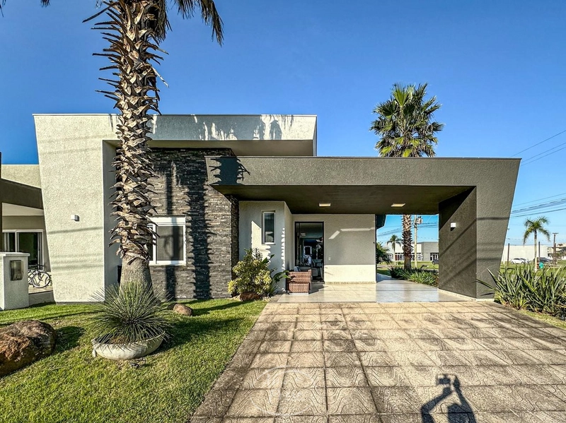 Casa a venda no Cond. Dubai Resort