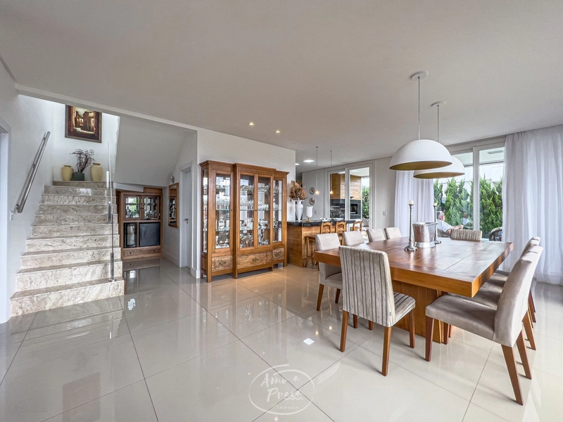 SOBRADO NO CONDOMÍNIO QUINTAS DO LAGO: 3ª foto da galeria de imagens do imóvel