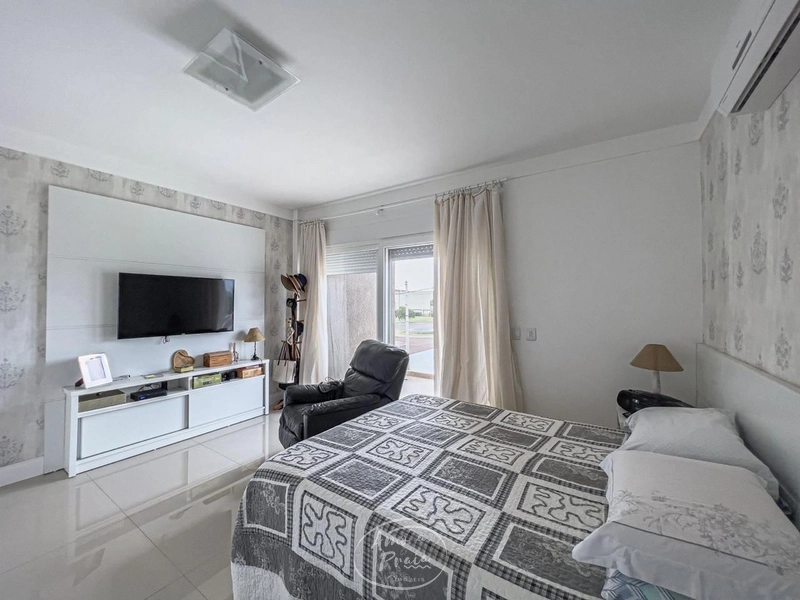 SOBRADO NO CONDOMÍNIO QUINTAS DO LAGO: 17ª foto da galeria de imagens do imóvel