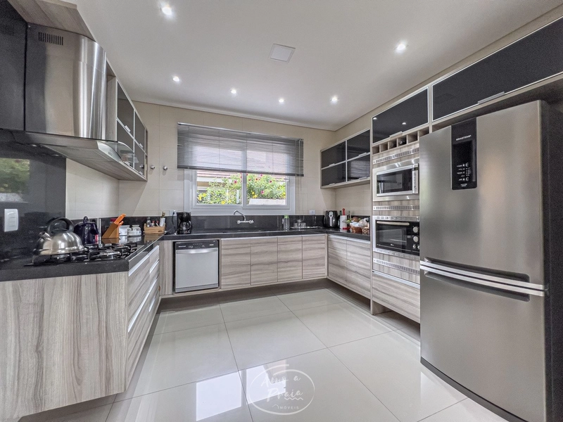 SOBRADO NO CONDOMÍNIO QUINTAS DO LAGO: 4ª foto da galeria de imagens do imóvel