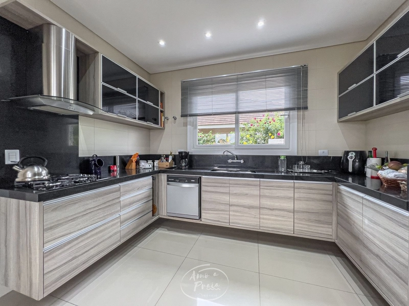 SOBRADO NO CONDOMÍNIO QUINTAS DO LAGO: 12ª foto da galeria de imagens do imóvel