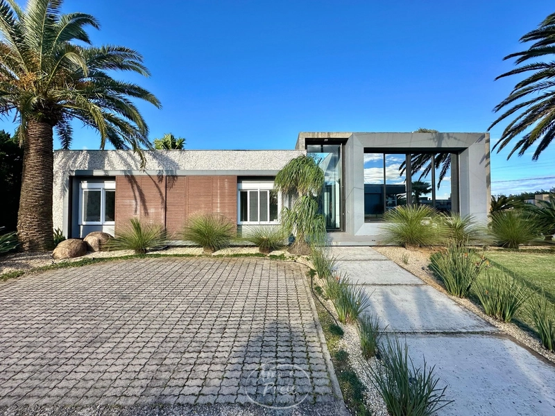 CASA À VENDA NO CONDOMÍNIO LAGOA DO PASSO