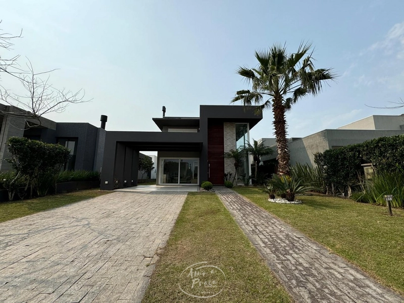 SOBRADO A VENDA NO DUBAI