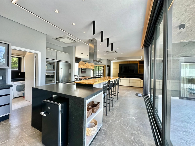 Casa de alto padrão com 4 suítes no Condomínio Playa Vista: 8ª foto da galeria de imagens do imóvel