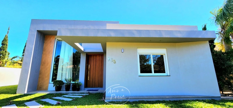 Casa Linda em Atlântida: 1ª foto da galeria de imagens do imóvel