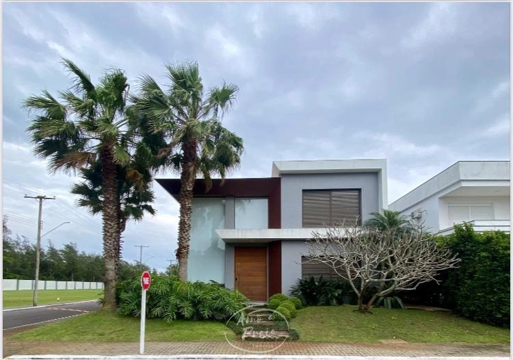 Sobrado de esquina no Velas