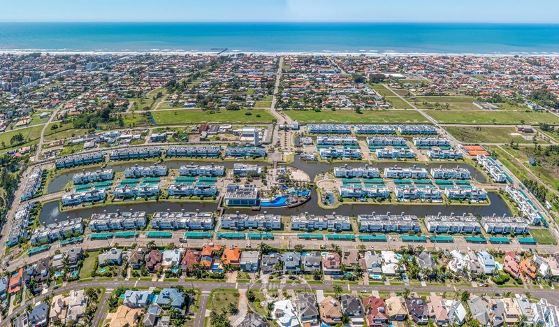 Apartamento com pátio beira lago!: 2ª foto da galeria de imagens do imóvel