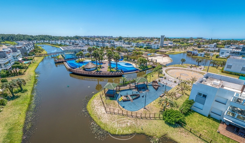 Apartamento com pátio beira lago!: 5ª foto da galeria de imagens do imóvel