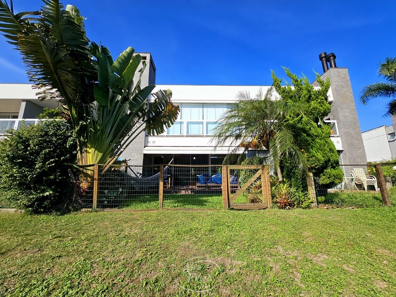 Apartamento com pátio beira lago!: 36ª foto da galeria de imagens do imóvel