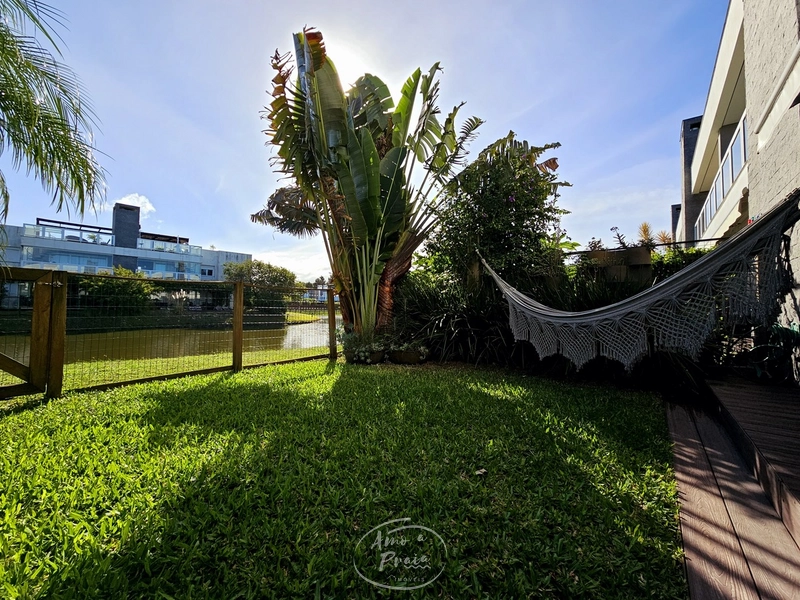 Apartamento com pátio beira lago!: 27ª foto da galeria de imagens do imóvel