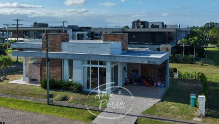 Sobrado no Capão Ilhas!