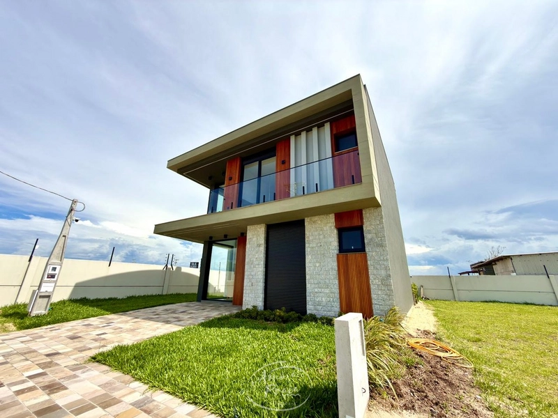 Casa com piscina e 4 suítes no Condomínio Allure em Xangri-Lá