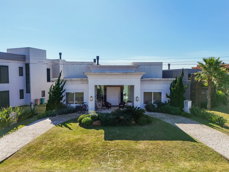 Casa no Riviera!: 1ª foto da galeria de imagens do imóvel