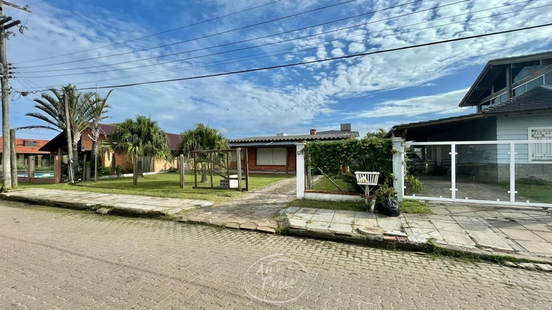 Casa no Centro de Xangri-Lá: 2ª foto da galeria de imagens do imóvel