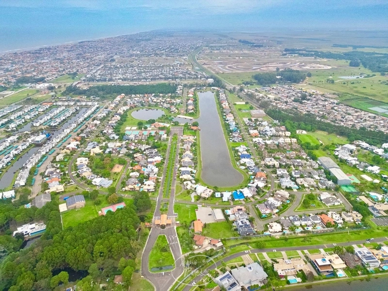 Sobrado de Esquina - Atlântida Lagos Park!: 9ª foto da galeria de imagens do imóvel