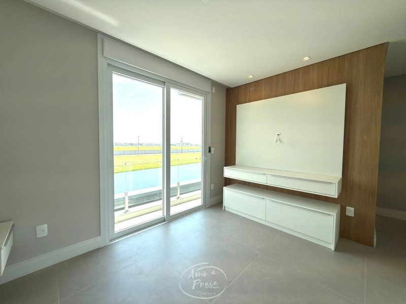 Casa com 4 Suítes e Piscina no Condomínio Joy: 8ª foto da galeria de imagens do imóvel