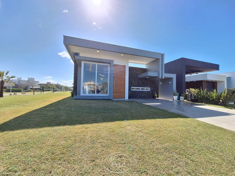 Casa Térrea no Riviera!