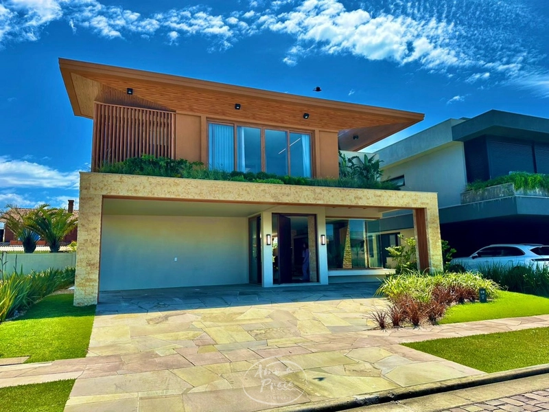 SOBRADO BEIRA-MAR NO CONDOMÍNIO LOS COBOS – XANGRI-LÁ