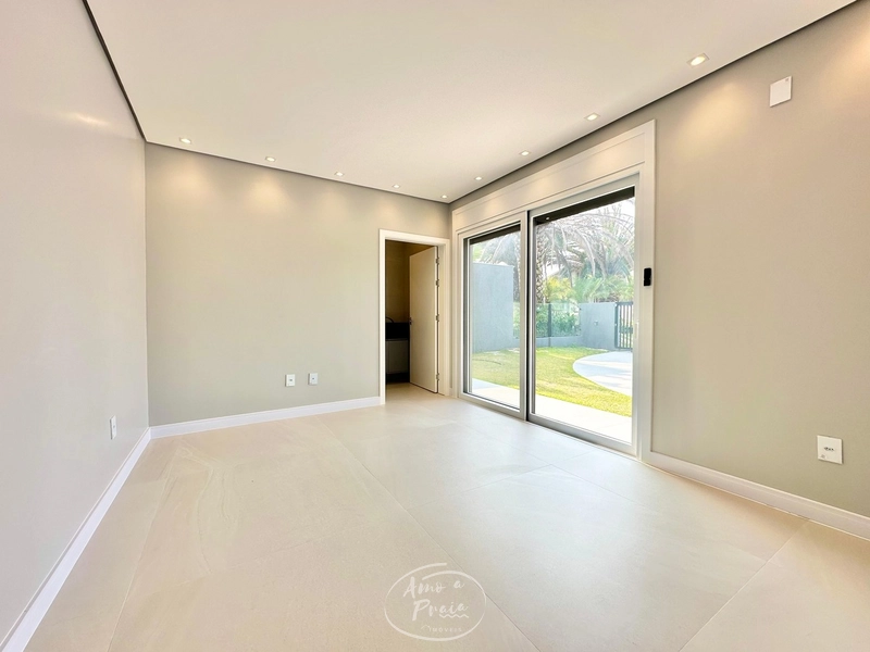 SOBRADO LUXUOSO À VENDA EM ATLÂNTIDA: 19ª foto da galeria de imagens do imóvel