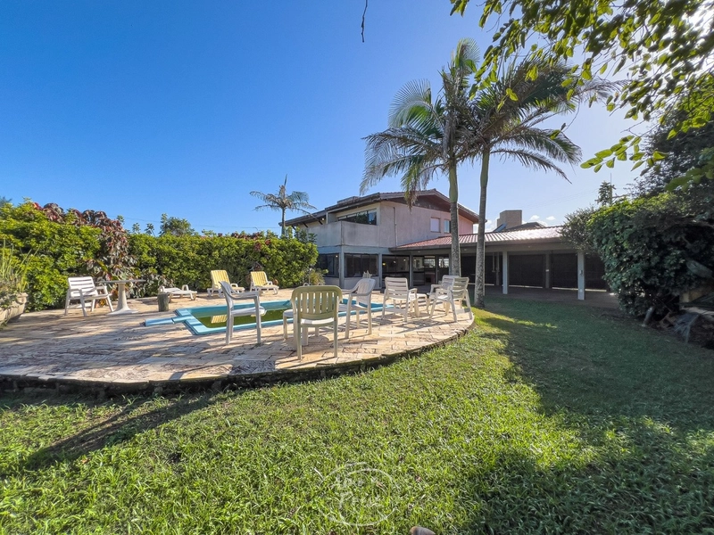 Sobrado em 2 terrenos na praia de Atlântida: 4ª foto da galeria de imagens do imóvel