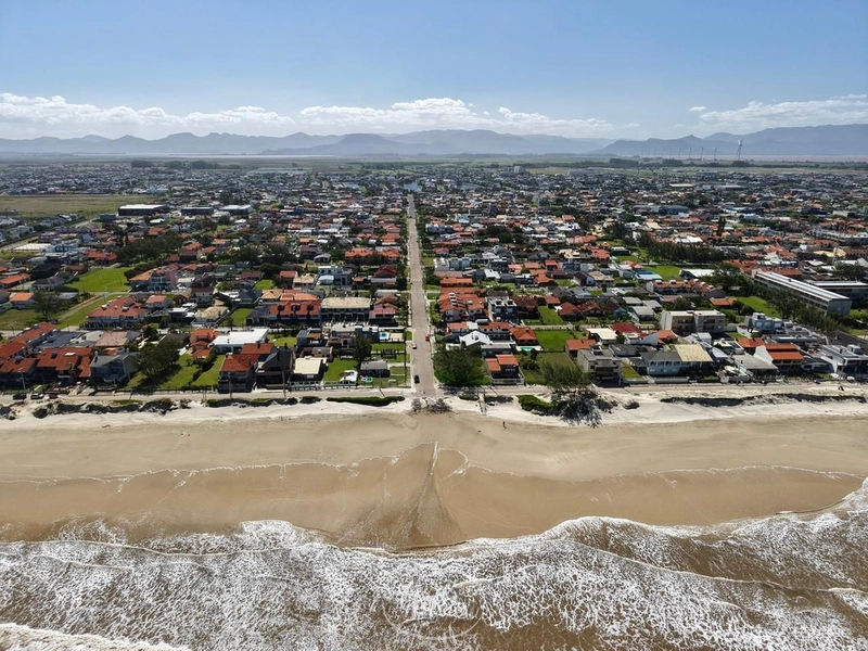 Casa retrofit mobiliada e decorada a poucos metros do mar!: 9ª foto da galeria de imagens do imóvel