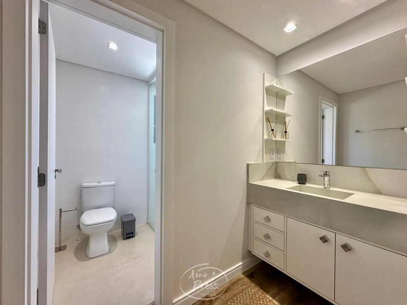 Casa retrofit mobiliada e decorada a poucos metros do mar!: 25ª foto da galeria de imagens do imóvel