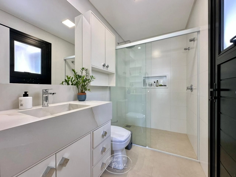 Casa retrofit mobiliada e decorada a poucos metros do mar!: 21ª foto da galeria de imagens do imóvel