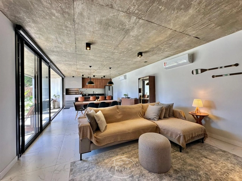 Casa retrofit mobiliada e decorada a poucos metros do mar!: 15ª foto da galeria de imagens do imóvel