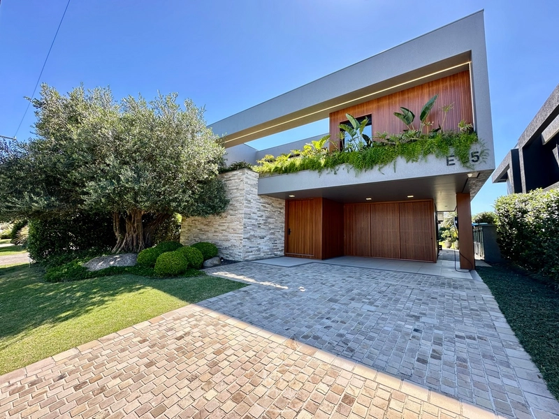 Sobrado Beira Lago no Enseada!: 2ª foto da galeria de imagens do imóvel