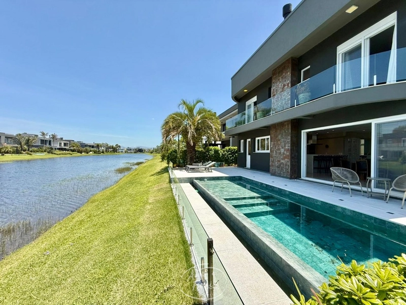 SOBRADO NO CONDOMÍNIO ENSEADA: 38ª foto da galeria de imagens do imóvel