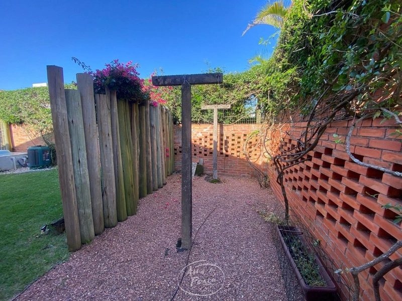 Casa 3 dormitórios em Atlântida: 2ª foto da galeria de imagens do imóvel