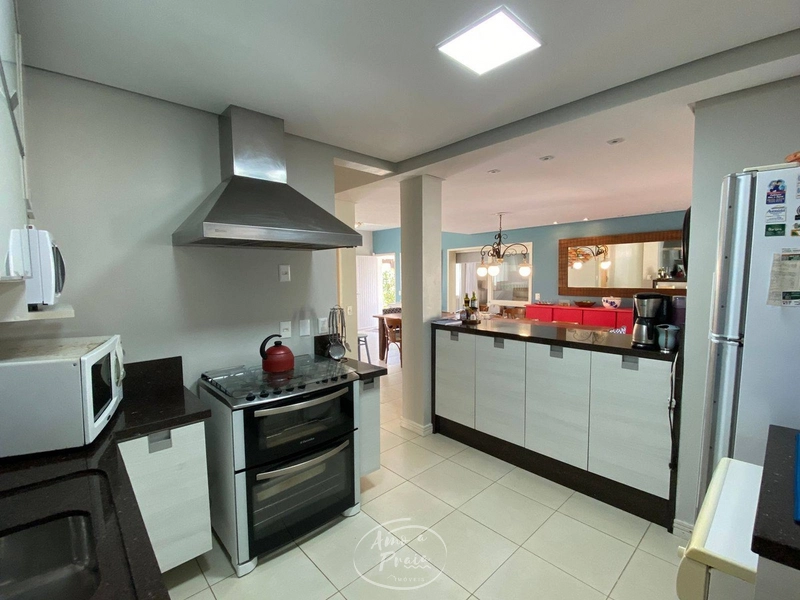 Casa de 6 dormitórios na praia de Atlântida: 29ª foto da galeria de imagens do imóvel