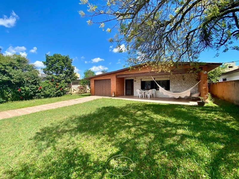 Casa mobiliada à venda em Atlântida com 3 dormitórios