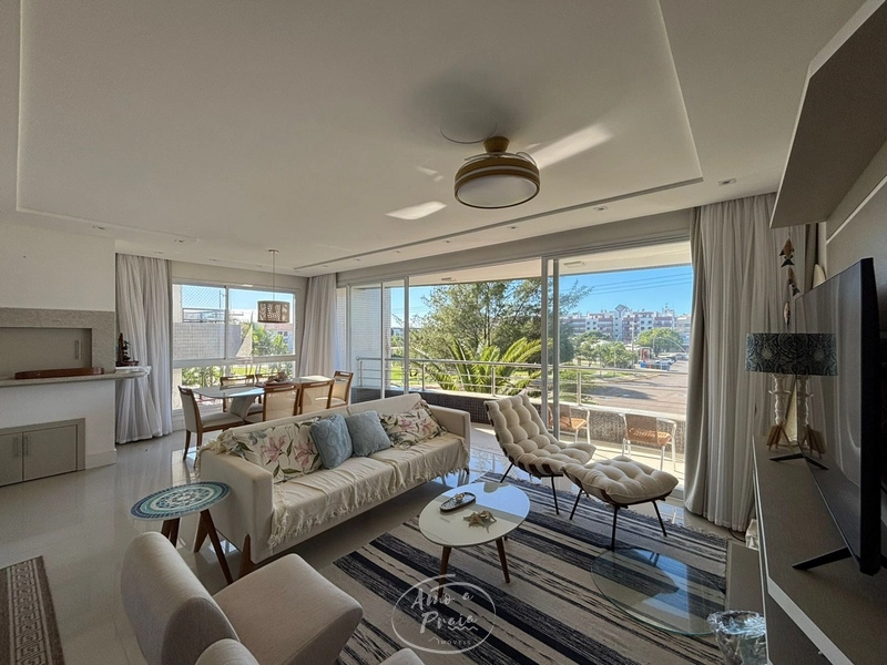 Apartamento de 3 dormitórios no centrinho da praia de Atlântida: 2ª foto da galeria de imagens do imóvel