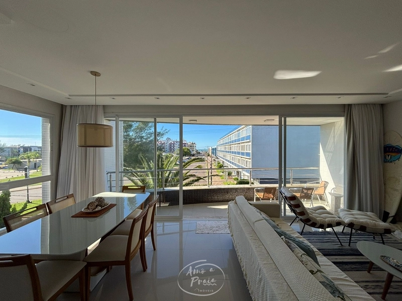 Apartamento de 3 dormitórios no centrinho da praia de Atlântida: 4ª foto da galeria de imagens do imóvel