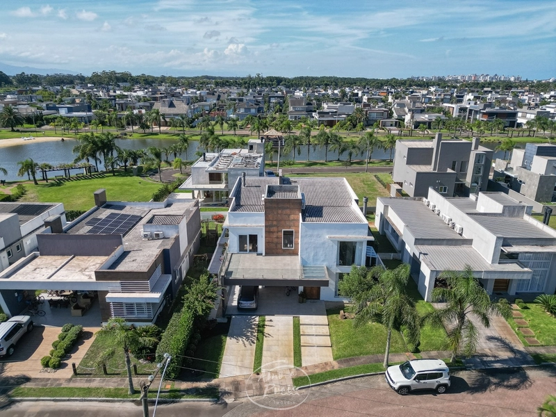 Residência de Alto Padrão – Totalmente Mobiliada: 2ª foto da galeria de imagens do imóvel