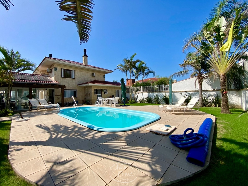 CASA MEDITERRÂNEA CONTEMPORÂNEA COM INFLUÊNCIA NEOCLÀSSICA LEVE.: 5ª foto da galeria de imagens do imóvel